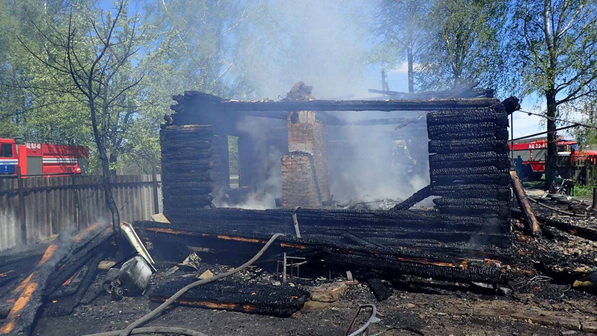 Бобруйском районе деревни. Тажиловичи дом. Тажиловичи. 2011 Год Бобруйск поджог. Пожар на БШК Бобруйск новости.