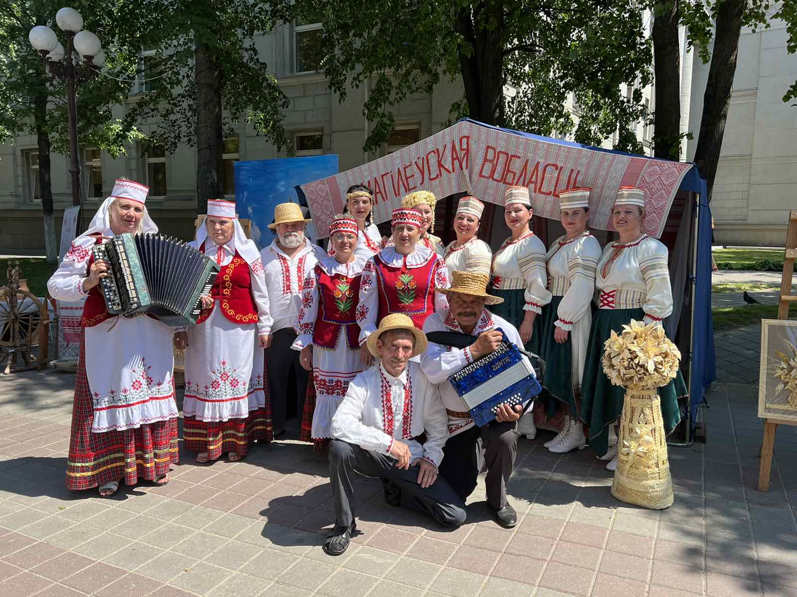 Недели в молодечно. Фестиваль в Молодечно гимн Молодечно. Первый фестиваль белорусской поэзии. Молодечно 2022 фото города. Белорусская песня.