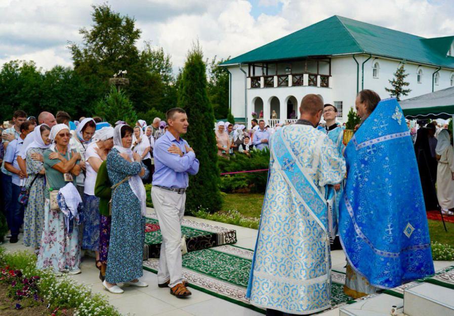 Торжественно перенос