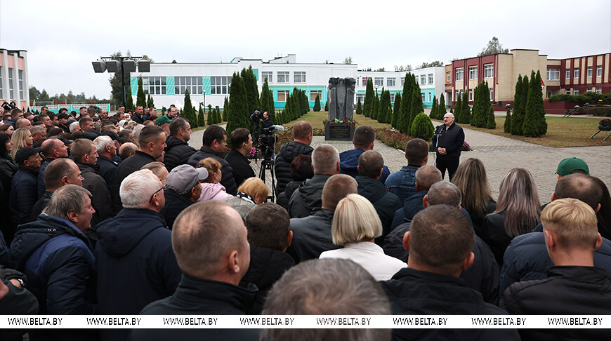 Возрождение Полесья 2.0, марафон международок, поклон крестьянам и прогнозы на 2025-й. Главное из недели Президента